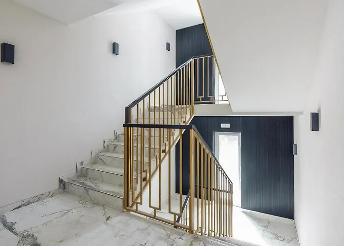 018 Tuz Przy Plazy Z Tarasem I Parkingiem Perlowa Przystan