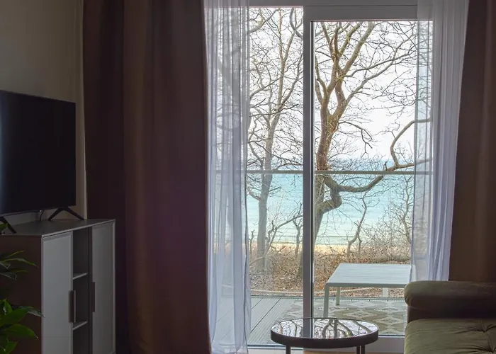 018 Tuz Przy Plazy Z Tarasem I Parkingiem Perlowa Przystan Poland